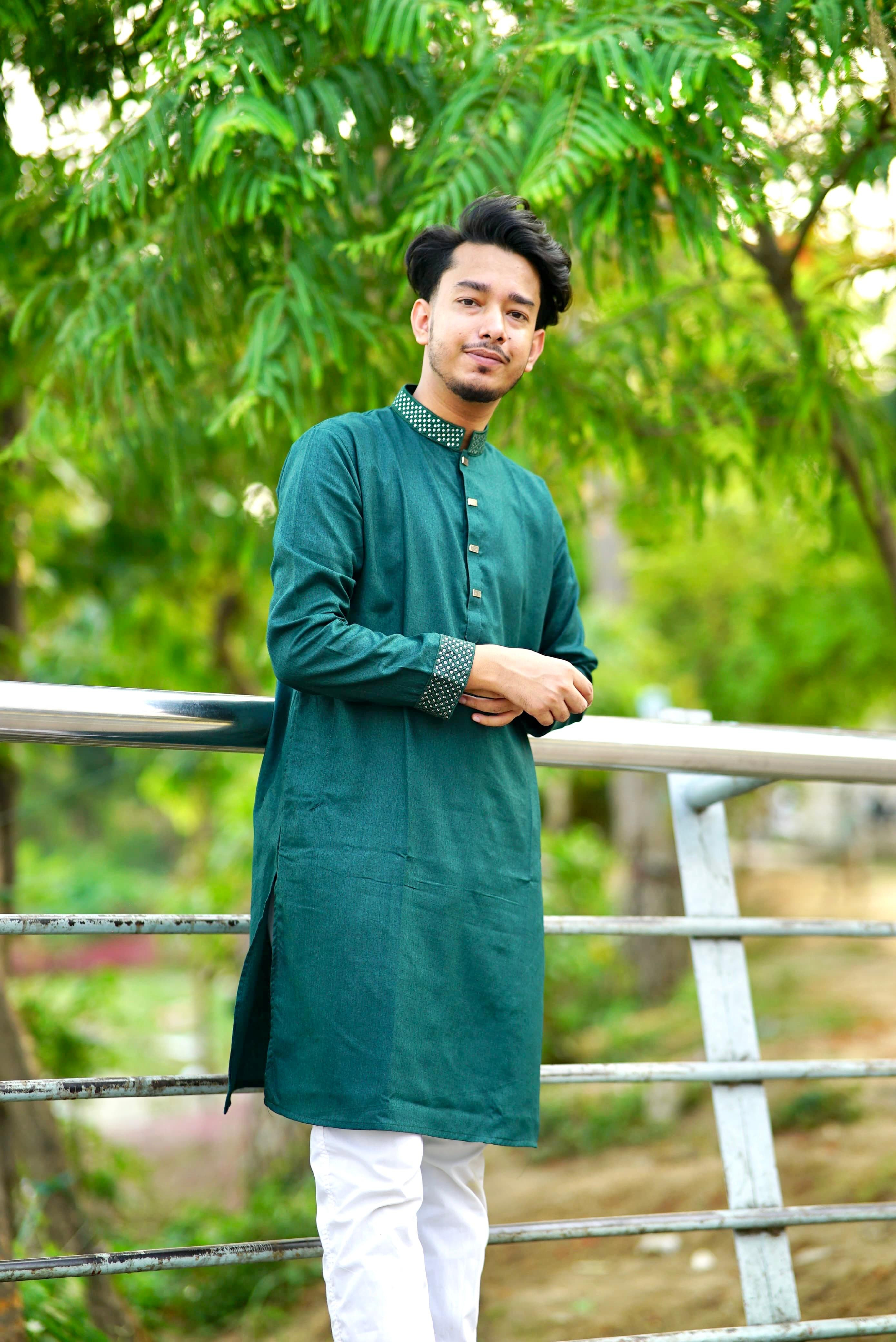 প্রিমিয়াম সফট কটন কাপড়ের নিখুঁত এম্ব্রয়ডারি সুতার কাজ করা স্টাইলিশ পাঞ্জাবি two